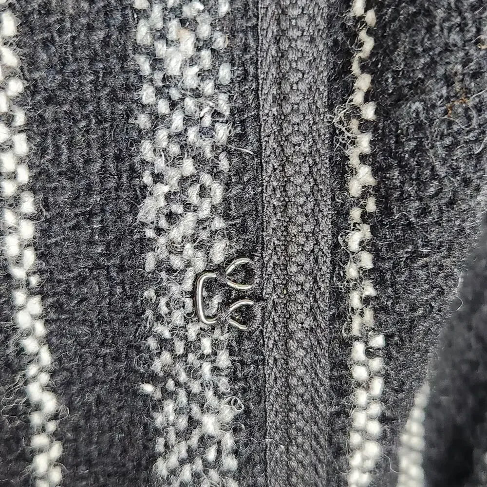 GAP Blazer Womens XL Black Wool Blend Hook and Eye Closure Pockets Academia